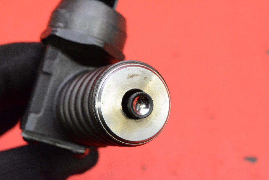 Інжектор насос-форсунка 038130073bn seat ibiza 4 iv 1.9 tdi 105 km 08-12 Зі Шроту