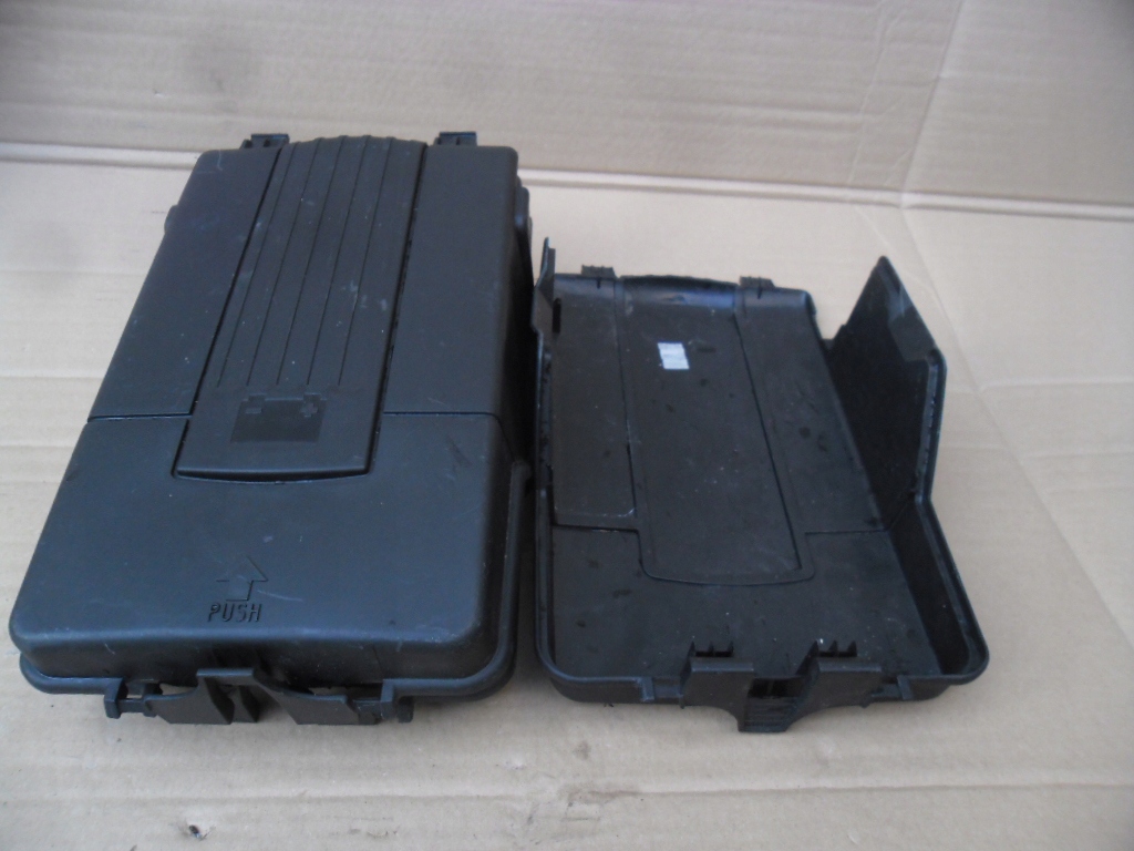 фото №1, Защита верхний аккумулятор audi vw 3c0915443a