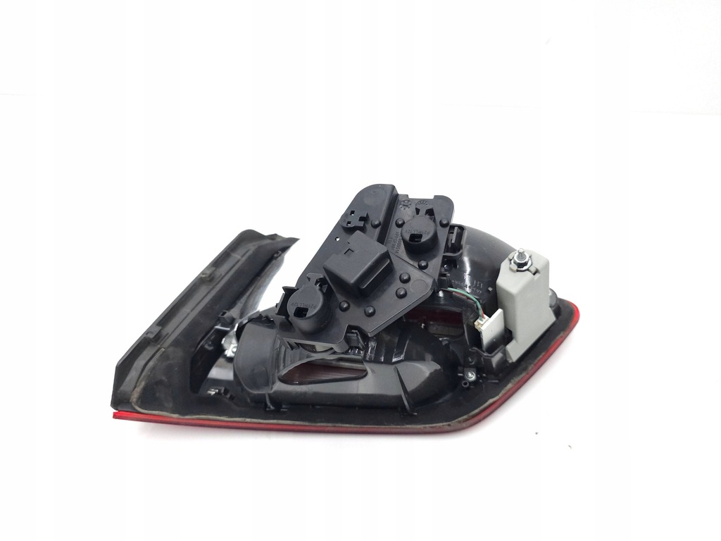 фото №7, Bmw 2 f45 2016 лампи задній кришки багажника