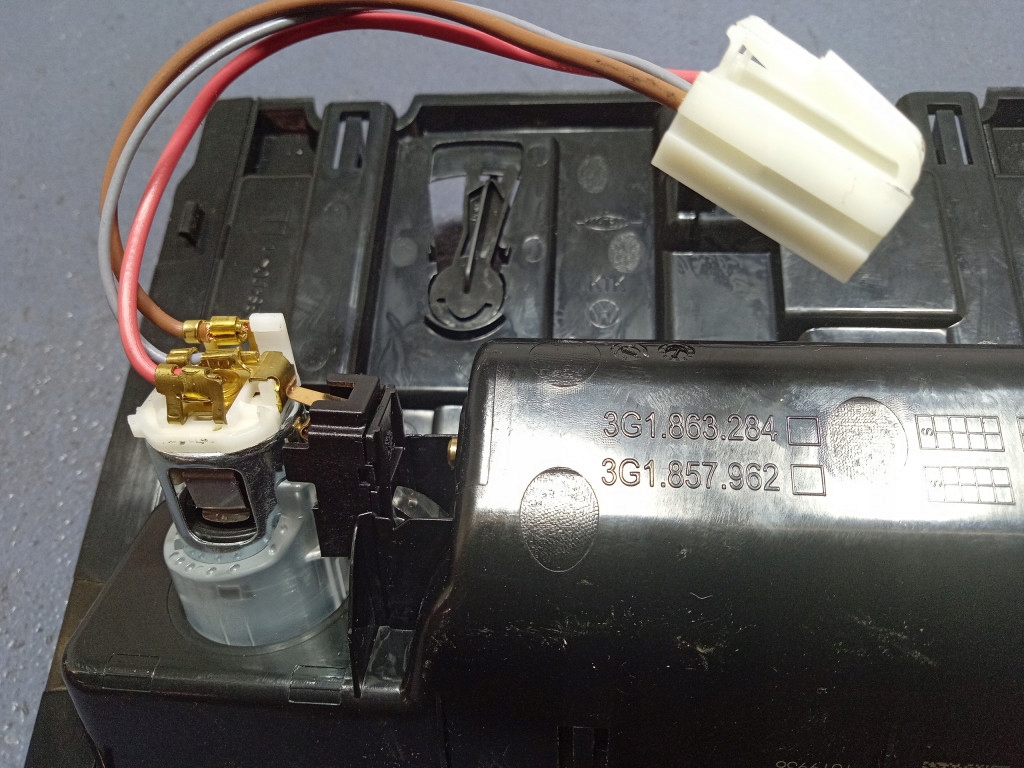 фото №6, Vw passat b8 пепельница 3g1863284a