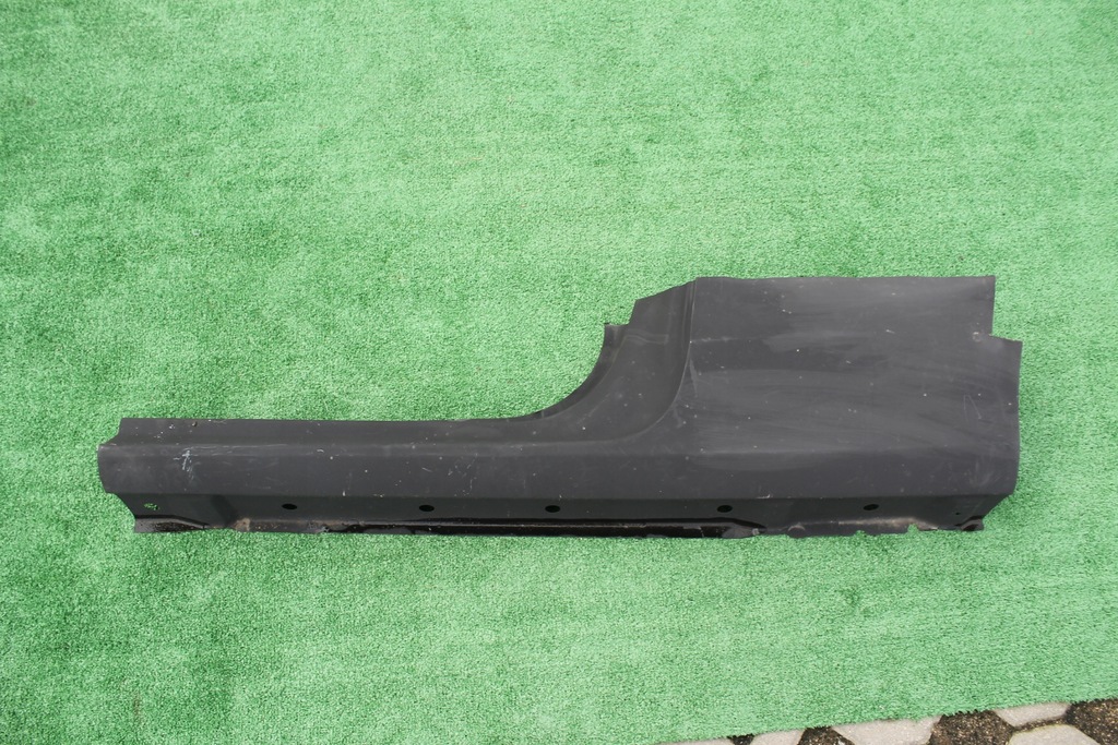 фото №1, Ford fiesta mk8 3- дверь 2017- порог левый обшивка