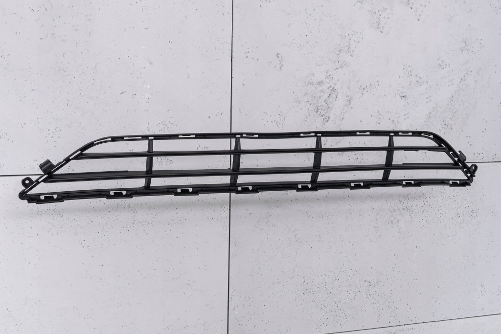 Volvo xc90 2 2014-19 дорестайлинг  решётка бампера средняя перед 31353373 Киев