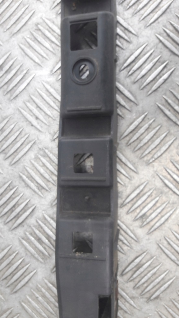 Skoda fabia 1.2 направляющая бампера середина задняя левый lub правый в Украине