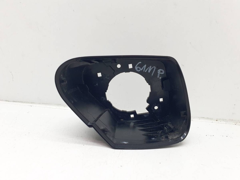 Купити Рамка права кронштейн дзеркало baic beijing 7 x75 2024