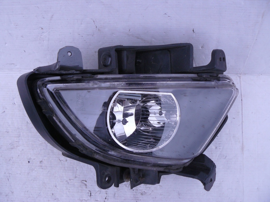 фото №7, Hyundai i30 i lift 09-12 рамка противотуманная фара правый