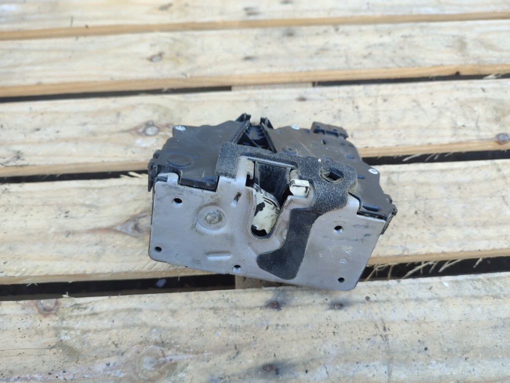 Купити Замок двері правих передніх двері opel meriva b 13258278