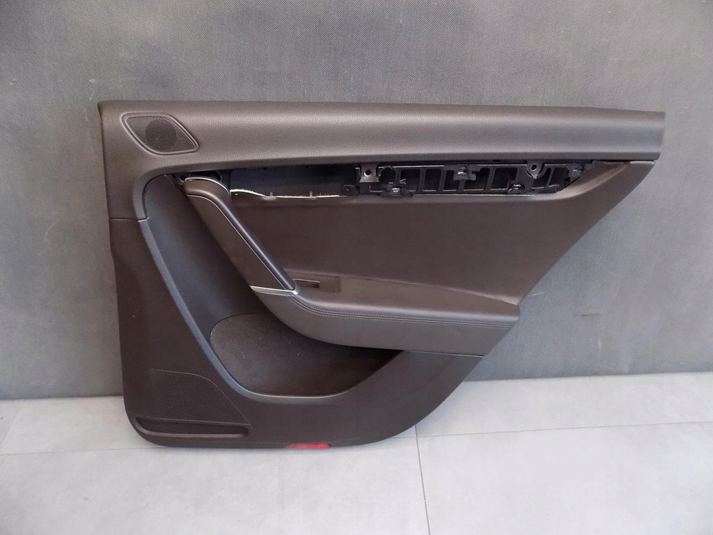 фото №1, Vw passat b7 обивка правая задняя 3af867212