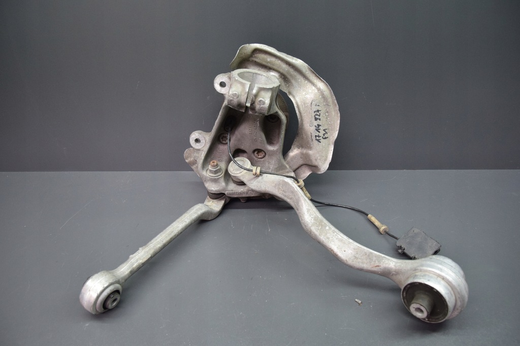 фото №1, Поворотний кулак ліва важіль bmw 3 f30 f31