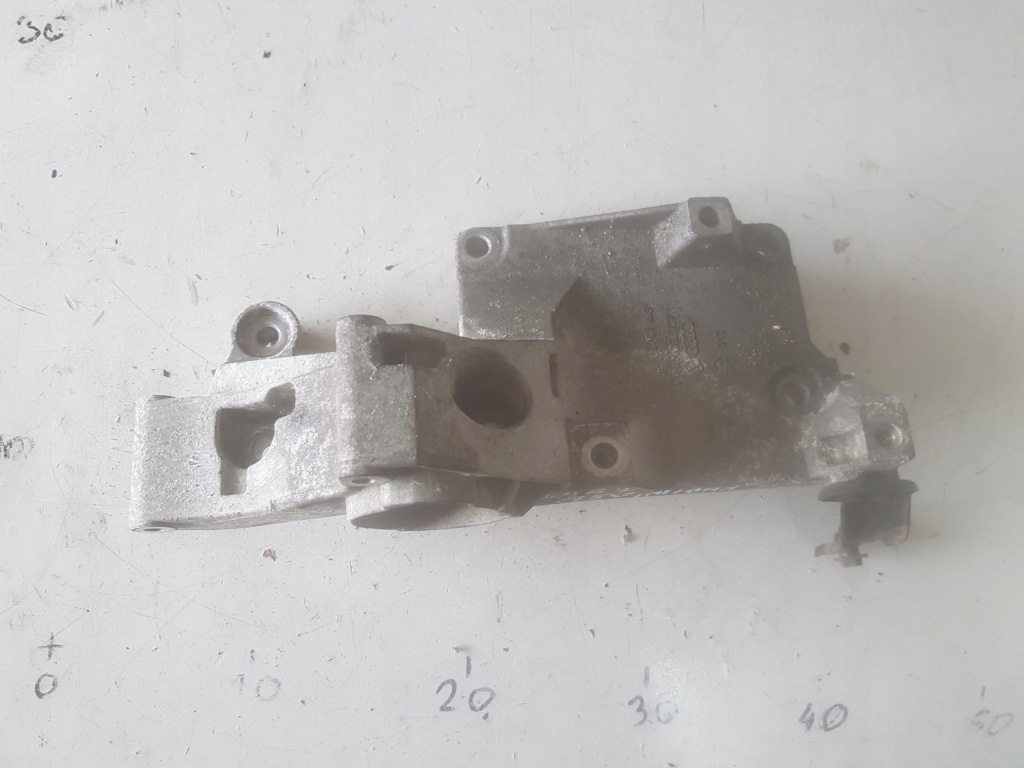 фото №1, Skoda fabia 2 ii 1.9 tdi bsw кронштейн генератора