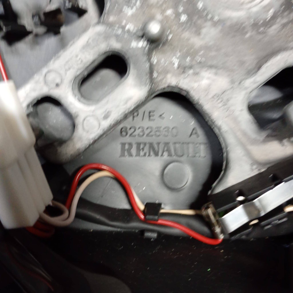 Кермо  шкіра мультифункція renault captur clio iv рестайлінг  484000110r Оригінал