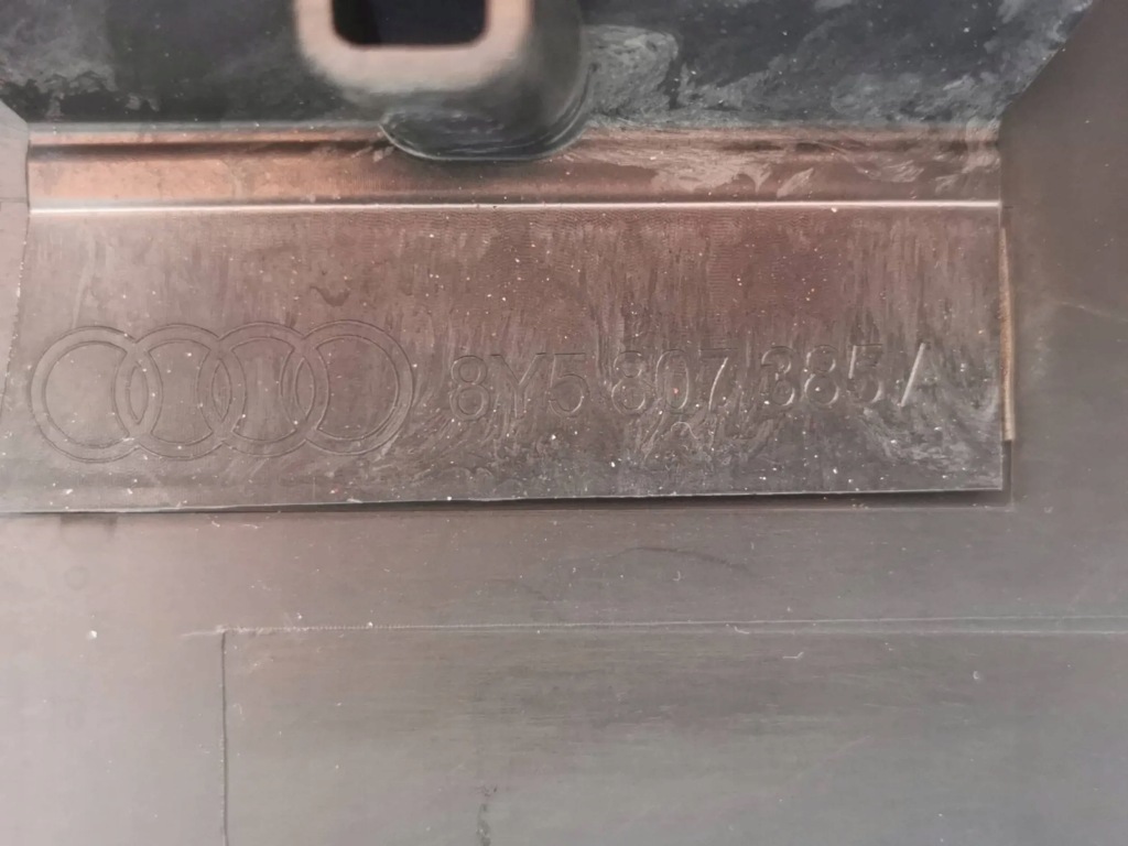 Бампер, ґрати, дифузор, відбивач audi a-3 8y 8y5 седан s-line задні 64. Зі Шроту