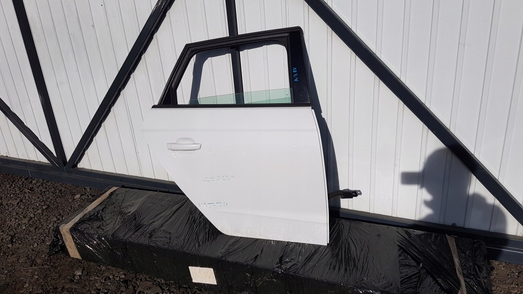 фото №1, Audi a3 8v sportback дверь правое задняя задние ladne цвет ls9r демонтаж