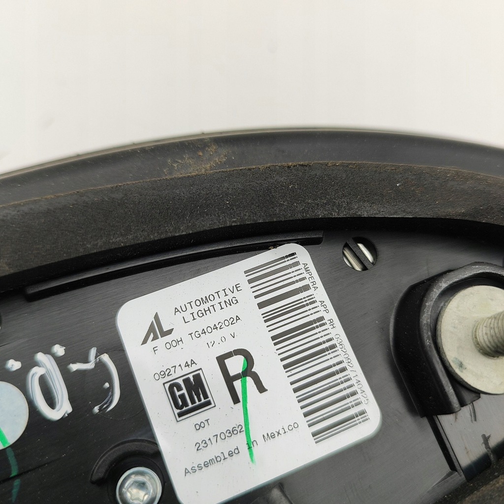 фото №9, Opel ampera 2014 права сторона лампи задній кришки багажника