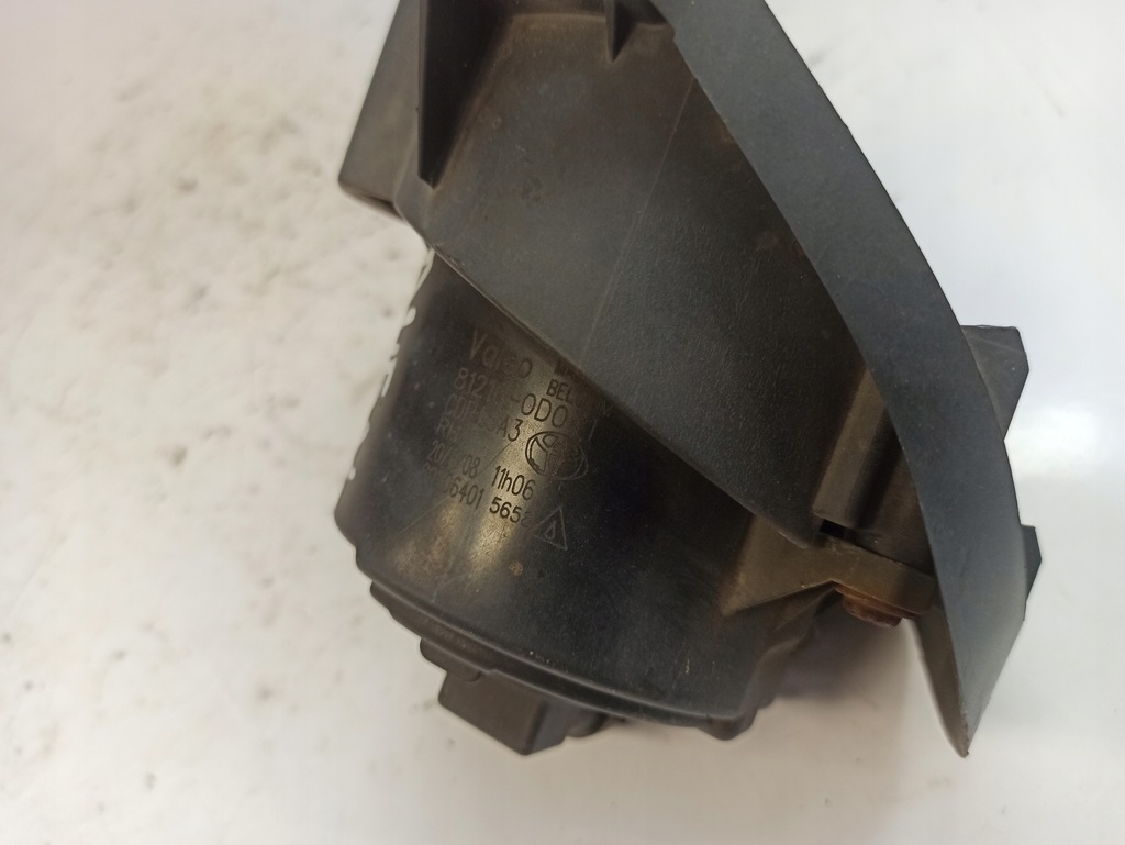 фото №13, Toyota avensis t25 противотуманная фара правый 89210656