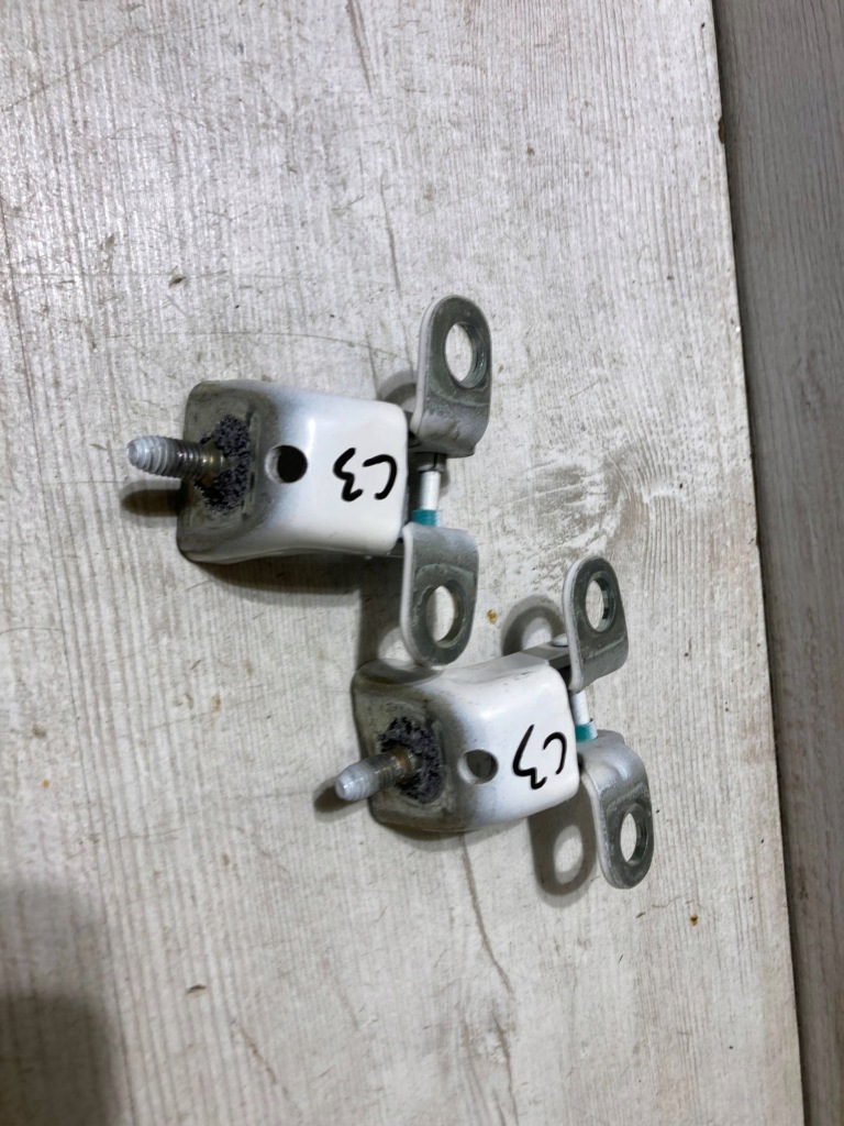 фото №1, Citroen c3 iii 2018 петлі кришки задня пара