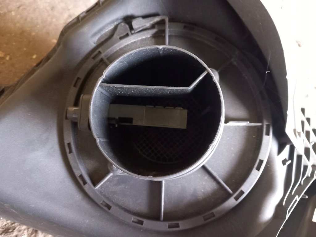 фото №10, A6 c7 2.0 tdi корпус фільтра повітря 4g0133838l