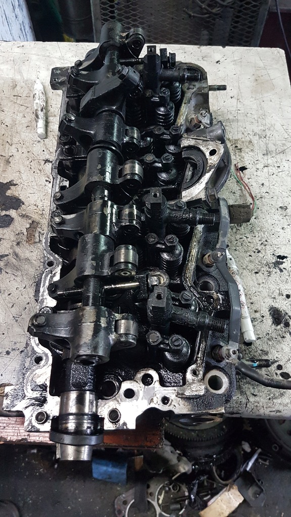 фото №1, Головка двигуна mazda prymacy rf3f1-2