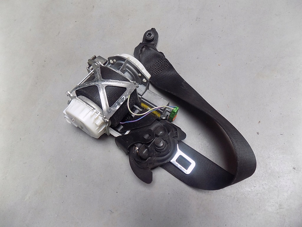 фото №1, Mercedes w204 pas безпеки правий перед