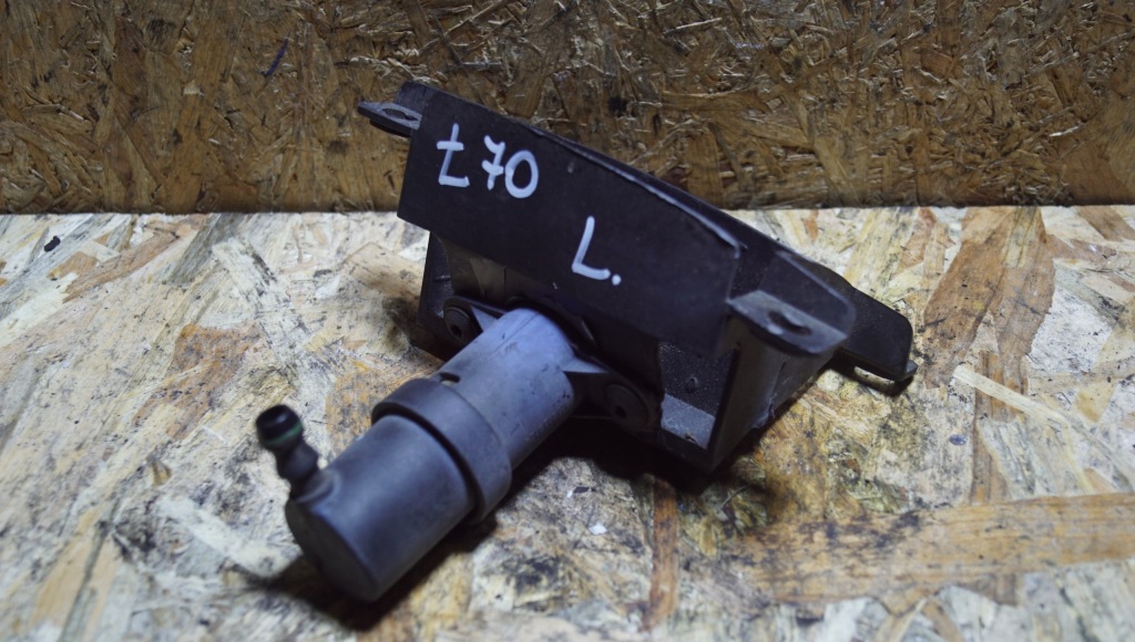 фото №4, Омыватель лампы левый vw touareg 7l