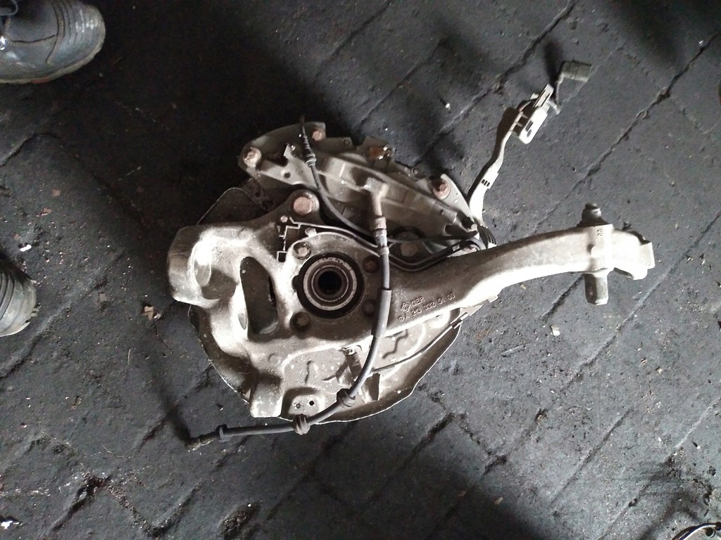 Mercedes w213 4 matic поворотний кулак mcperson перед l.a2133325100 p.a2133325200 Зі Шроту