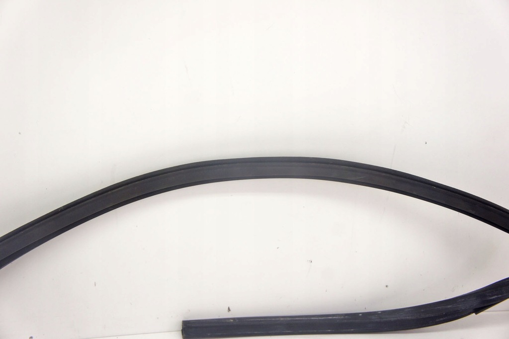 фото №5, Ob062 vw jetta vi 5c прокладка стекло правый перед