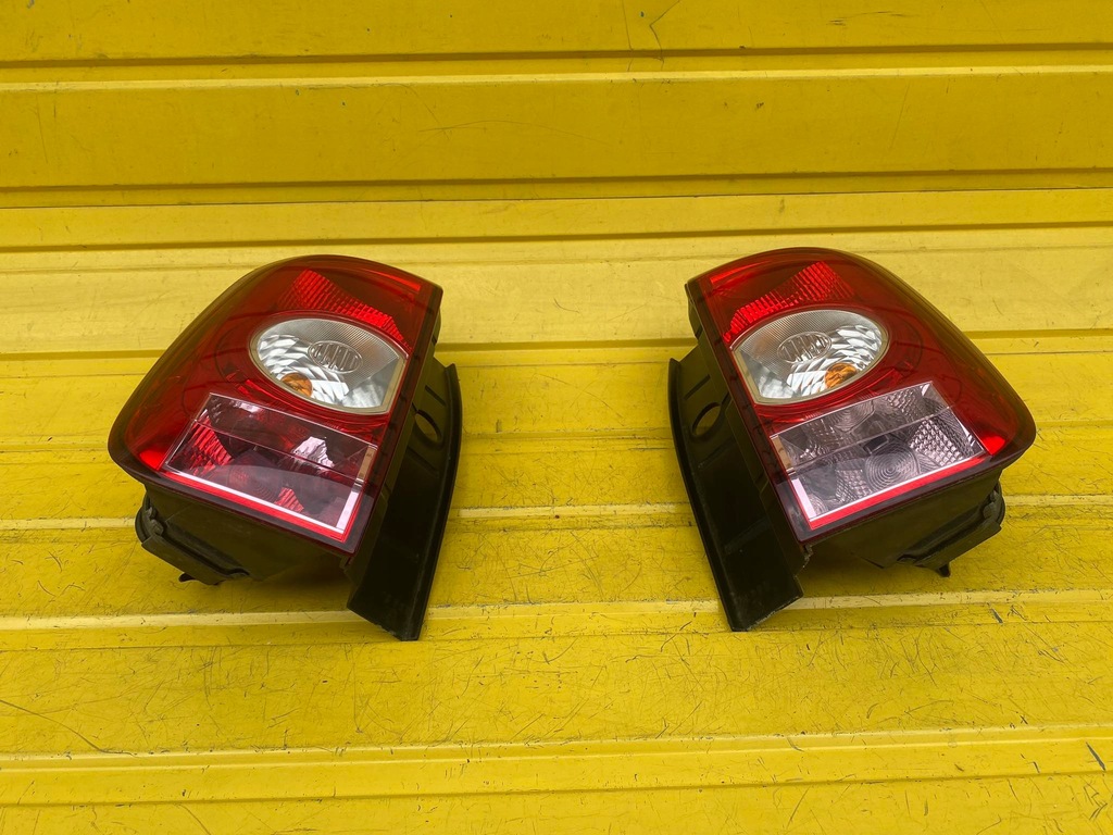 фото №1, Dacia duster i лампа задня права оригінал