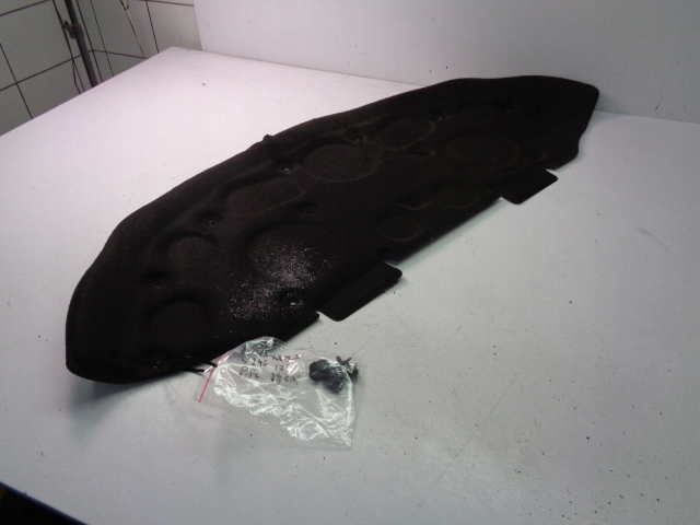 фото №1, Шумоизоляция капот mercedes b-klasa w246 1.8 cdi przed lift механическая коробка передач 2012 r