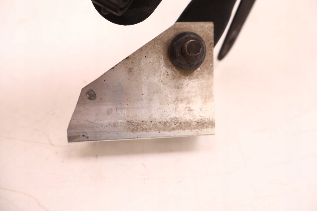 фото №6, Volvo xc60 ii кронштейн поперечина передний правый 31651629