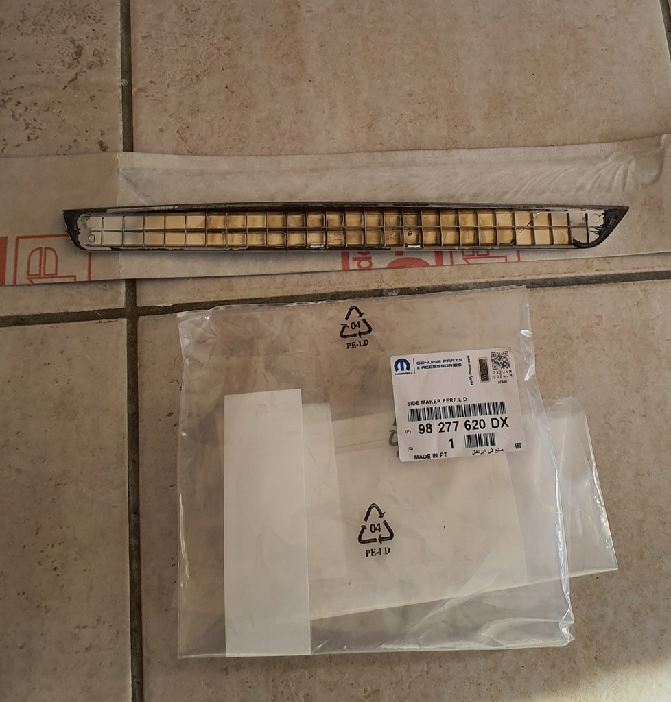 фото №3, Citroen ds7 молдинг емблема performance line ліва