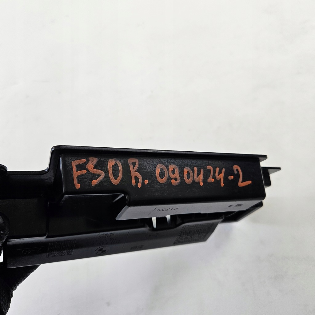 фото №8, Bmw 3 f30 f31 направляющая кронштейн порог r3 7256918