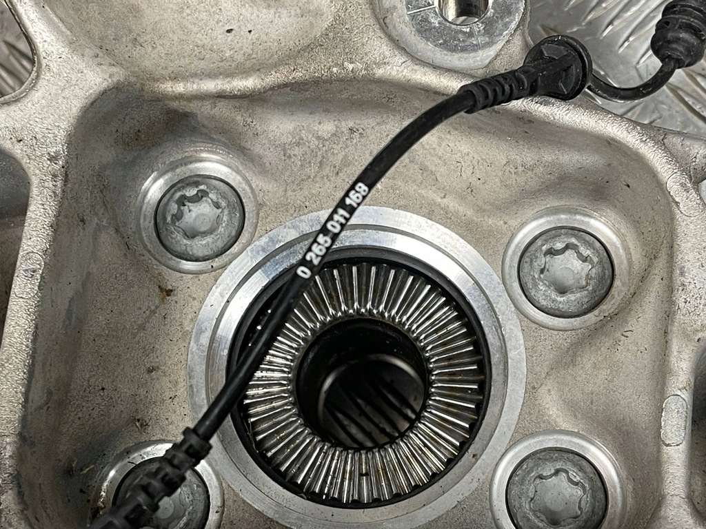 фото №12, Bmw i4 2024 задня сторона ліва ступиця колеса заднього