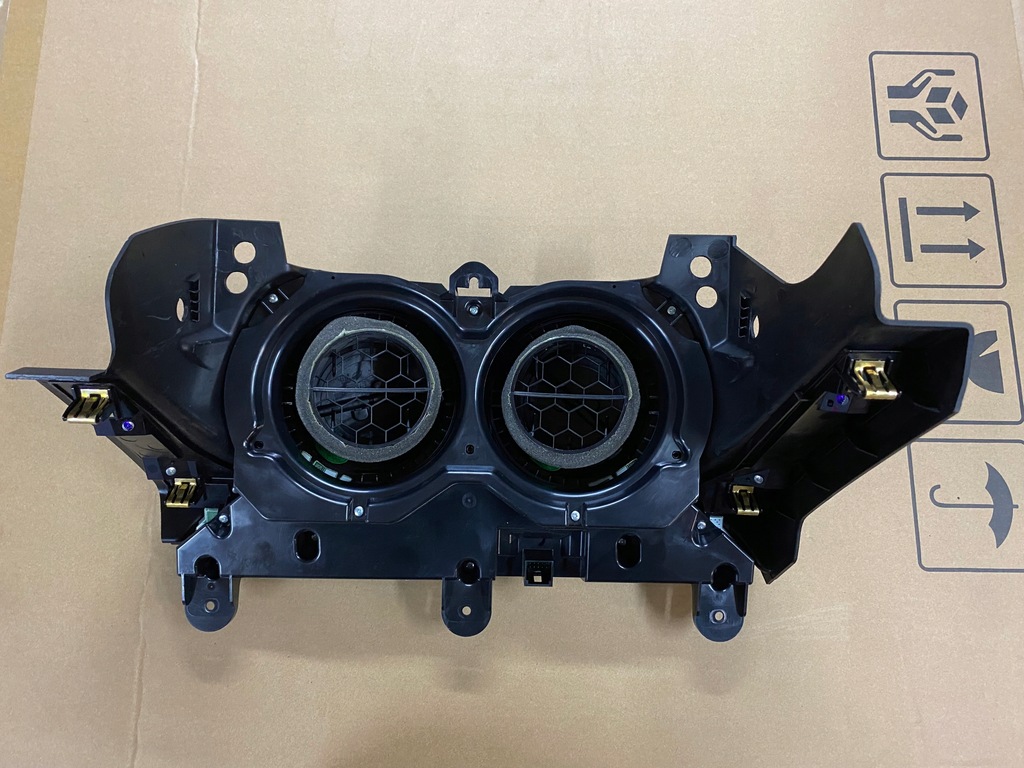 фото №8, Панель вентиляции кондиционера chevrolet camaro ss