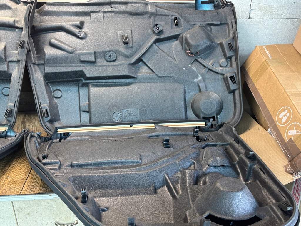 фото №11, Audi a3 8l обшивки обшивка двері лівий правий перед задня 5d передній чорний /