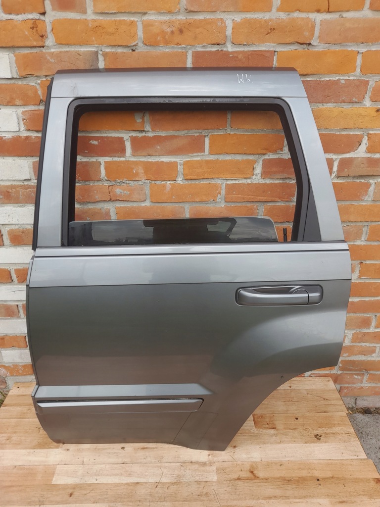 фото №1, Jeep grand cherokee wk 5-10 дверь левый задняя