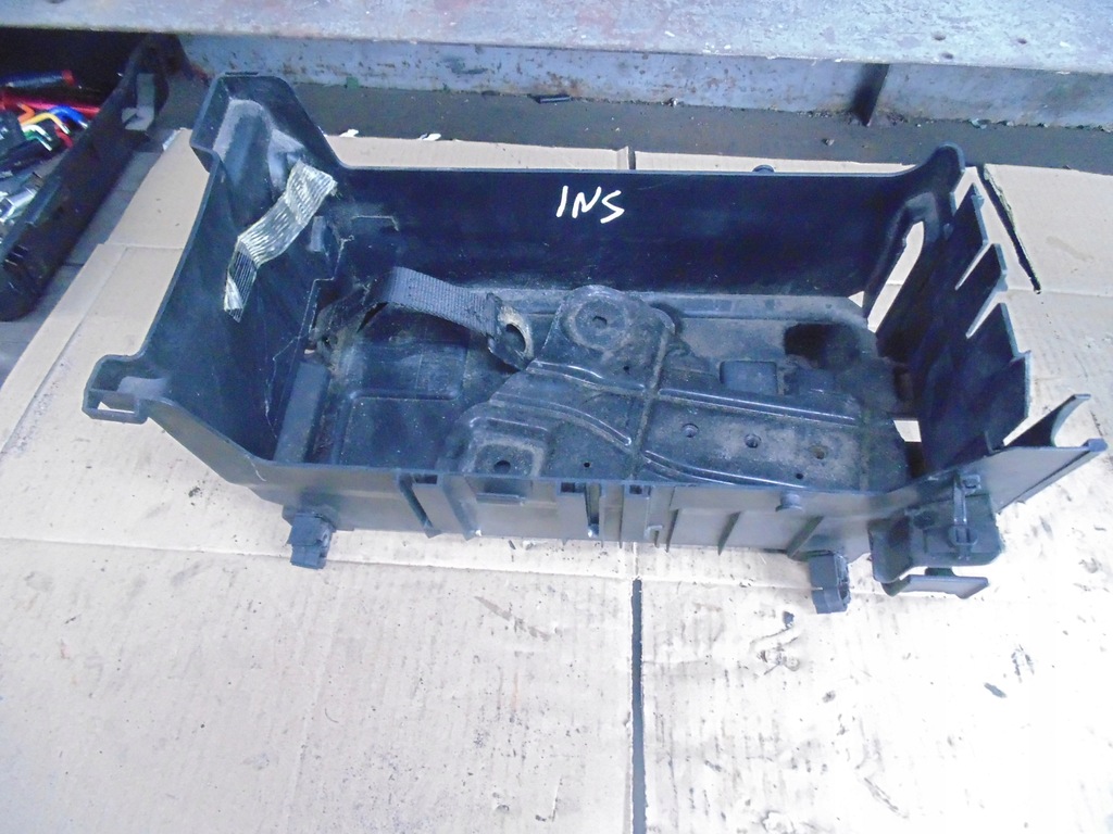 фото №1, Корпус крышка аккумулятор opel insignia 2,0 cdti