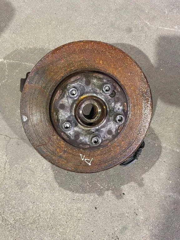 Поворотний кулак передня права mercedes-benz vito фургон w447 a4473300120 1.5l Зі Шроту