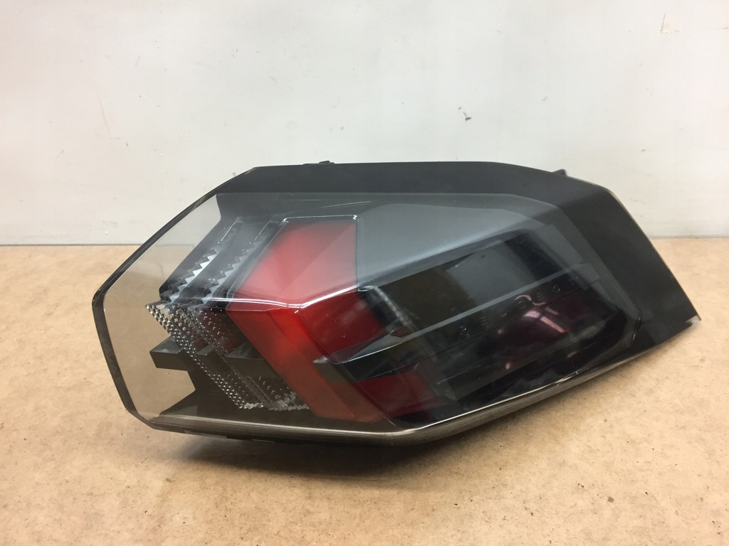 фото №1, Peugeot 2008 ii лампа правая задняя