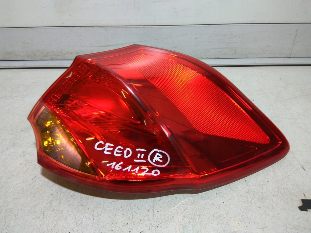 фото №1, Kia ceed ii hb лампа правая задняя