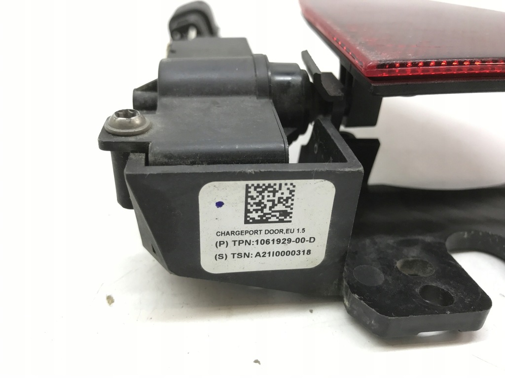 фото №10, Tesla s кришка порт заряджання 1061929-00-d