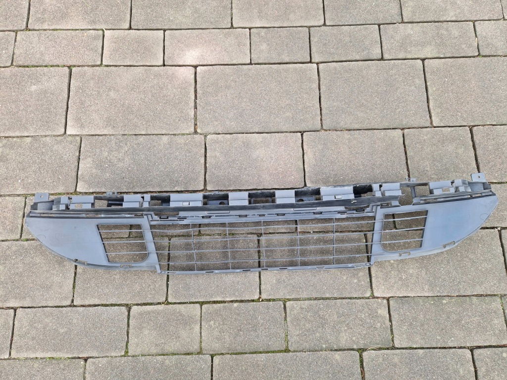 Scenic 3 короткий решётка нижняя бампера передний 622545401r 09-2011 Цена