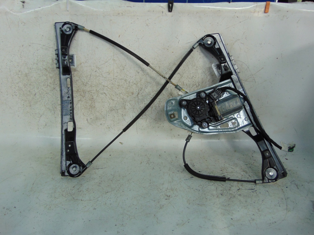 Купити Mercedes c-klasa підйомник. скло p l ---