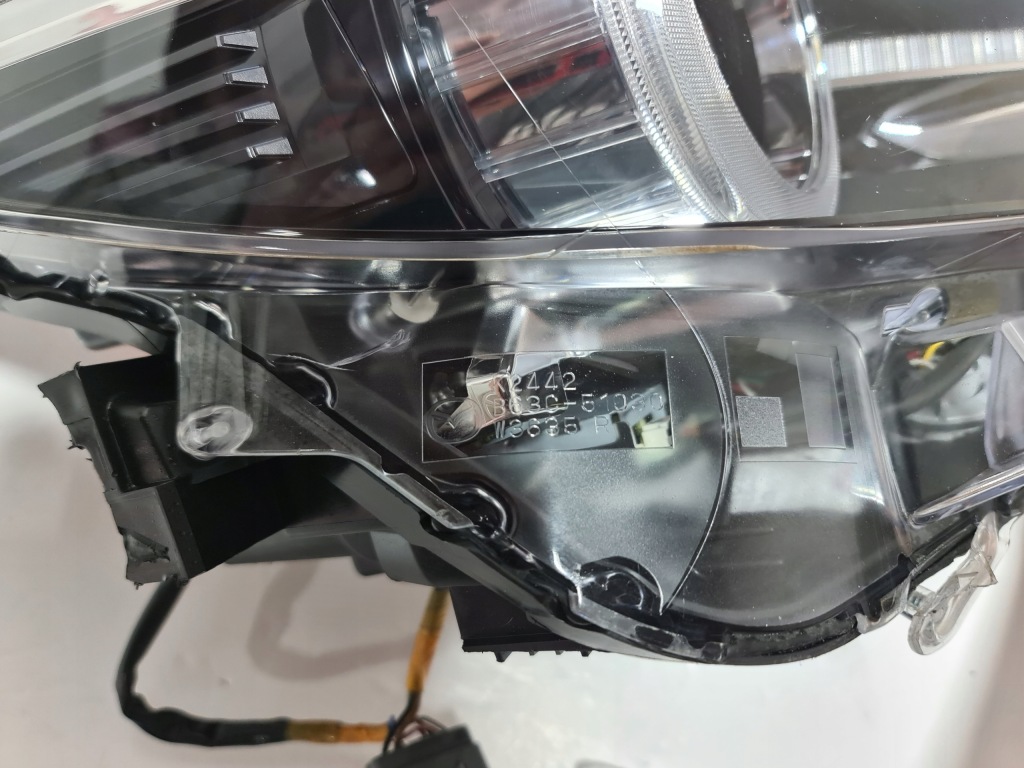 Mazda 3 bm рестайлинг  17-19 фара правая передняя фара правый  перед full led Недорого