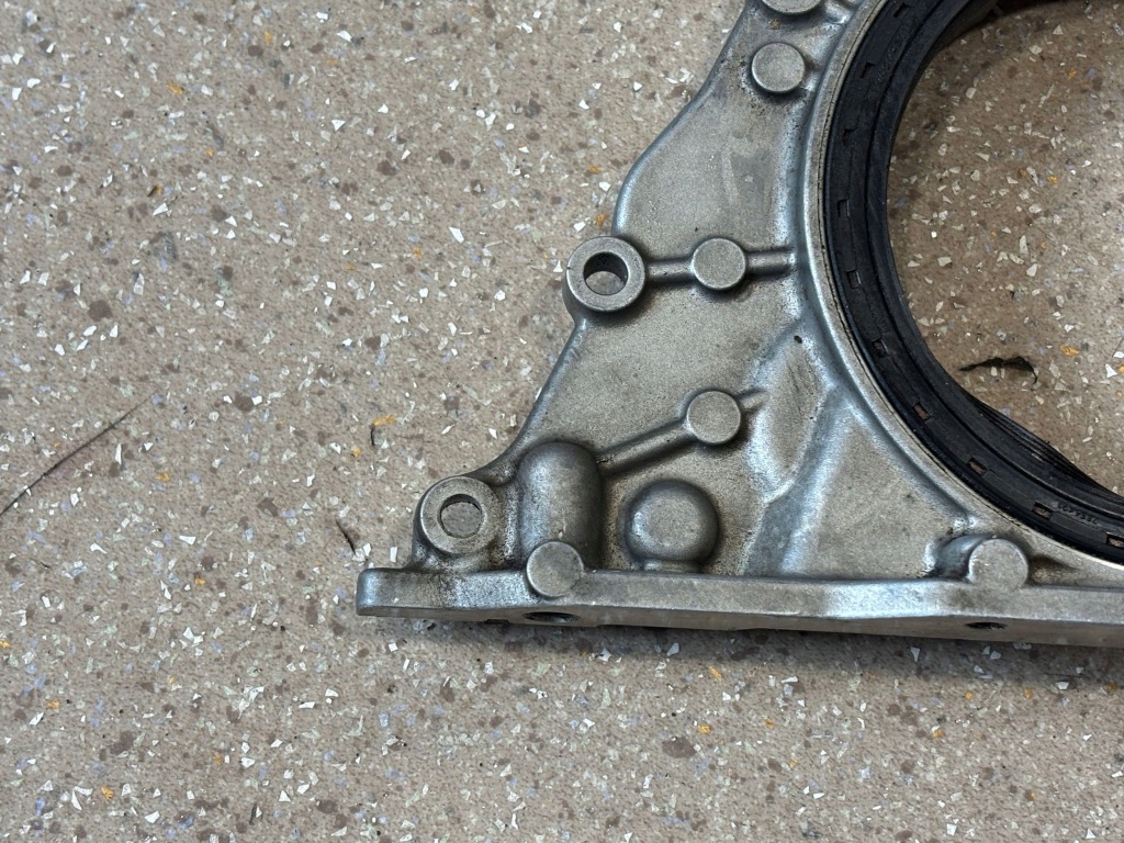 Часть двигателя bmw m5 f90 8092642 Цена