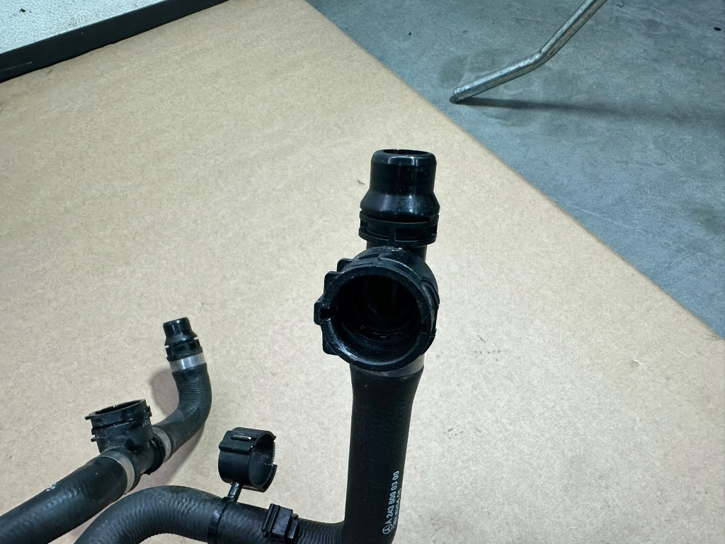 Шланг жидкость охлаждающий, трубка воды mercedes eqa w243, h243 с Разборки