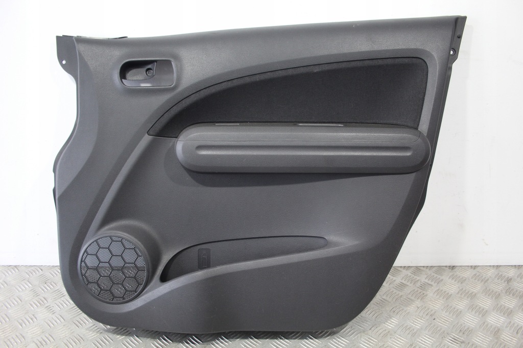 фото №1, Обшивка дверь правый перед suzuki splash