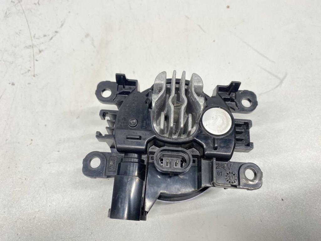 Протитуманна фара правий ліхтар денні фара drl led renault clio 4 iv рестайлінг  2016- Зі Шроту