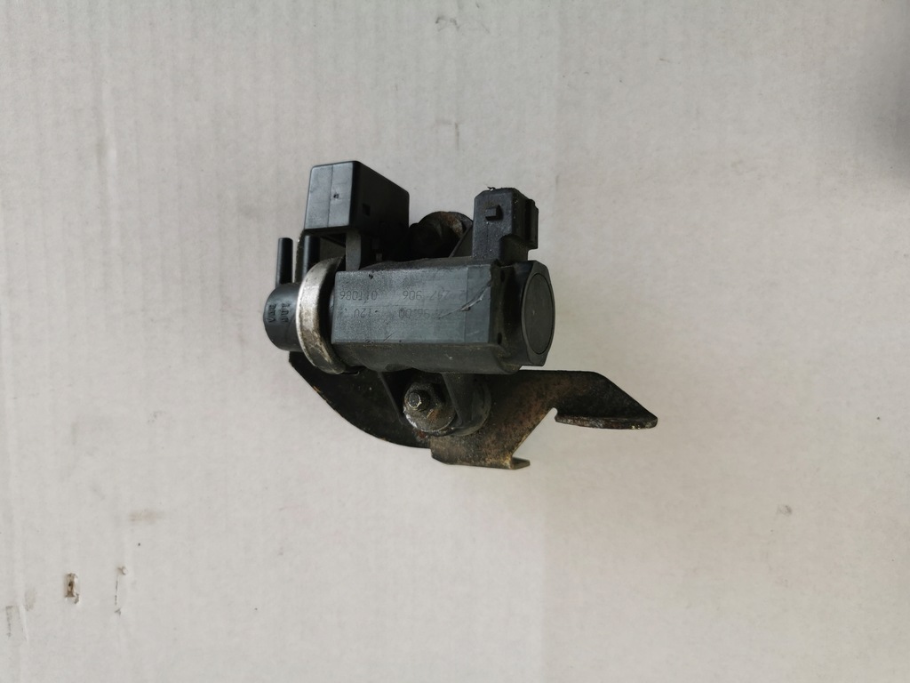 фото №1, Bmw 3 e46 lift 2.0 d клапан вакуумa