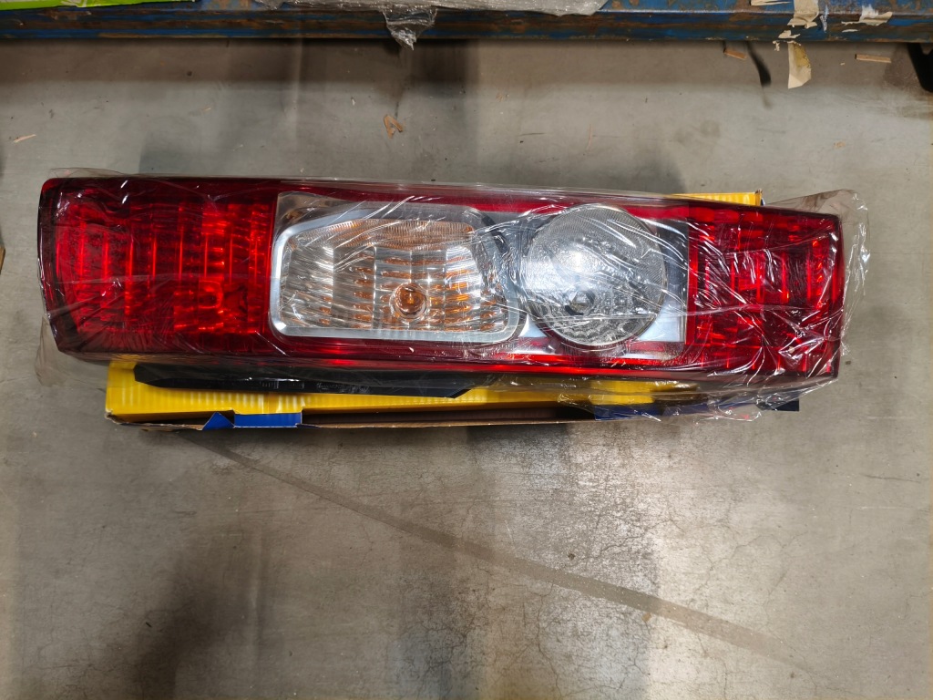 Купити Outlet - ліхтарі  комбінований задні magneti marelli 712201521120