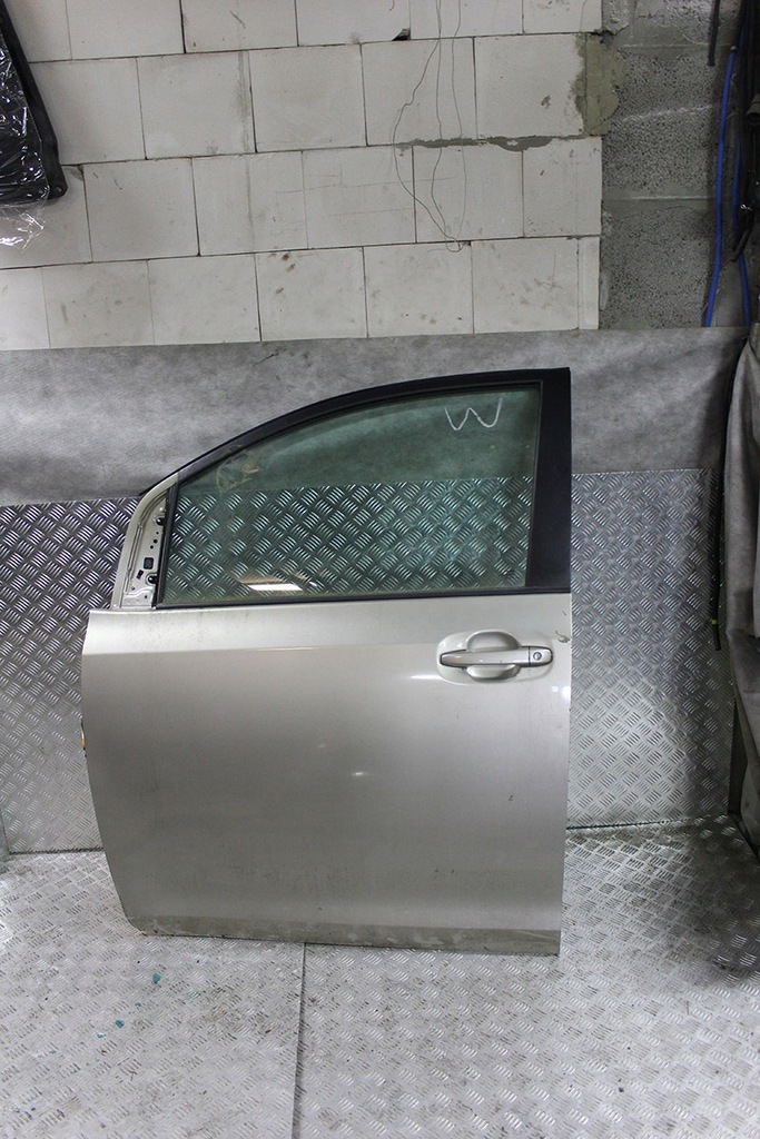 фото №1, Toyota sienna 2014 дверь левая передние водителя