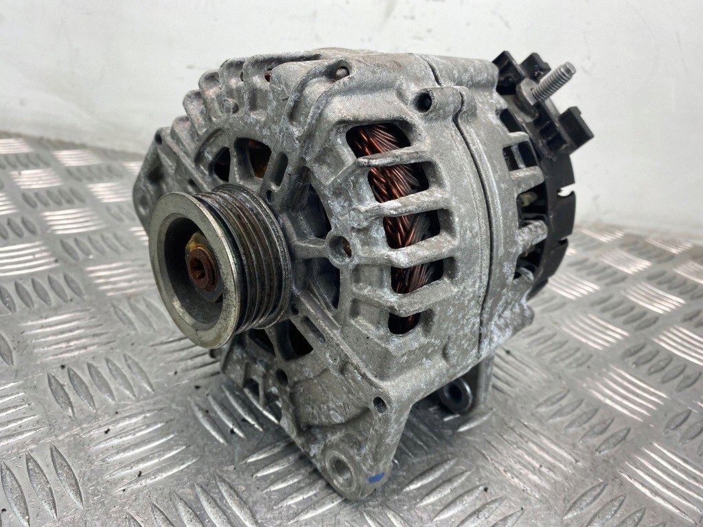 Купити Mercedes c220d w205 om654 генератор a0009068302